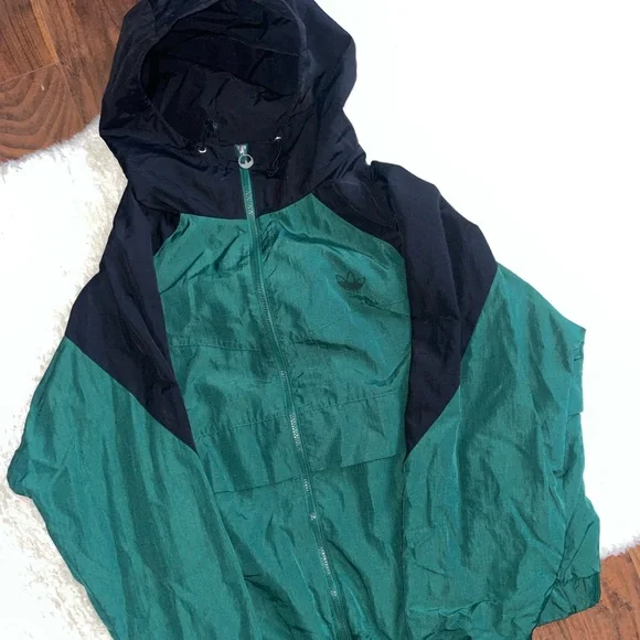 Vintage Adidas windbreaker 
Mens XL 
Dark green - Picture 2 of 3